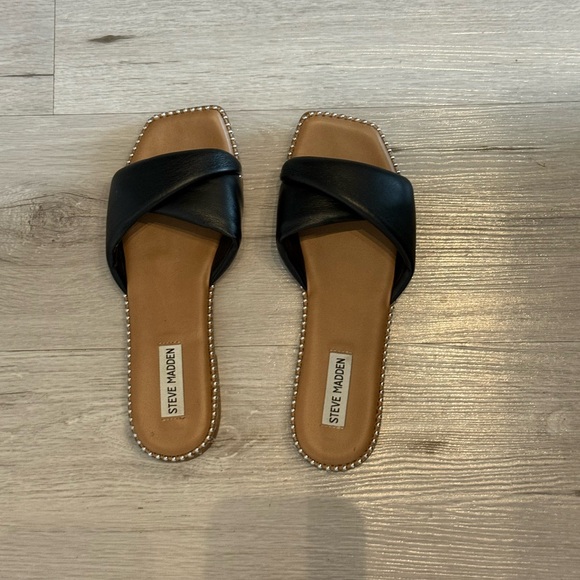 Steve Madden Abay Studded Crossover Flats - Picture 1 of 2